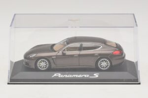 Porsche Panamera 970 S Bruin Metallic Minichamps 1:43 WAP0203400E Metaal — afbeelding 4 van 5