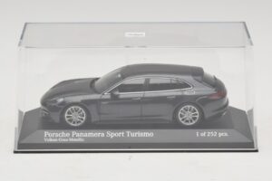 Porsche Panamera 971 4 E-Hybrid Sport Turismo Grijs Minichamps 1:43 410066112 Metaal — afbeelding 4 van 5