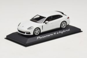 Porsche Panamera 971 4 E-Hybrid Wit Minichamps 1:43 WAP0207620H Metaal — afbeelding 2 van 5