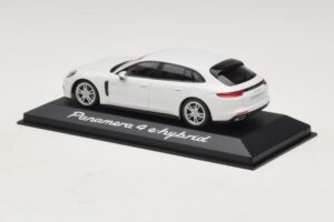 Porsche Panamera 971 4 E-Hybrid Wit Minichamps 1:43 WAP0207620H Metaal — afbeelding 3 van 5
