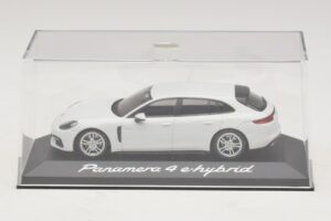 Porsche Panamera 971 4 E-Hybrid Wit Minichamps 1:43 WAP0207620H Metaal — afbeelding 4 van 5
