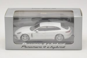 Porsche Panamera 971 4 E-Hybrid Wit Minichamps 1:43 WAP0207620H Metaal — afbeelding 5 van 5