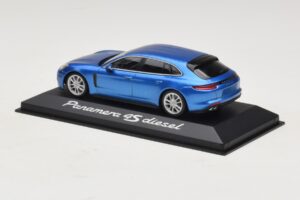 Porsche Panamera 971 4S Diesel Blauw Metallic Minichamps 1:43 WAP0207600H Metaal — afbeelding 3 van 5