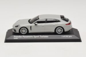 Porsche Panamera 971 Sport Turismo 4E-Hybrid Grijs Minichamps 1:43 410066114 Metaal