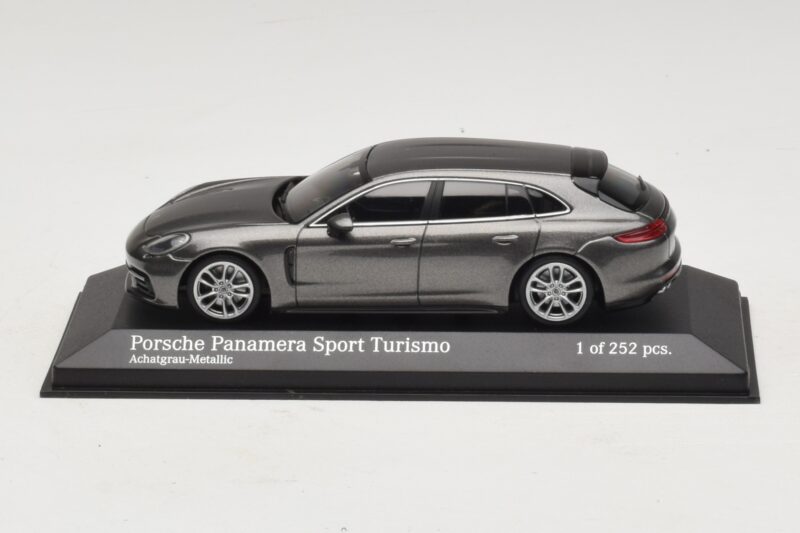 Porsche Panamera 971 Sport Turismo 4S Grijs Minichamps 1:43 410066111 Metaal