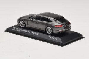 Porsche Panamera 971 Sport Turismo 4S Grijs Minichamps 1:43 410066111 Metaal — afbeelding 3 van 5