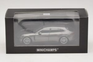 Porsche Panamera 971 Sport Turismo 4S Grijs Minichamps 1:43 410066111 Metaal — afbeelding 5 van 5