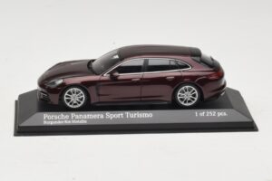 Porsche Panamera 971 Sport Turismo 4S Rood Minichamps 1:43 410066110 Metaal