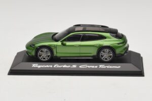 Porsche Taycan Turbo S Cross Turismo Groen Minichamps 1:43 WAP0207830M003 Metaal