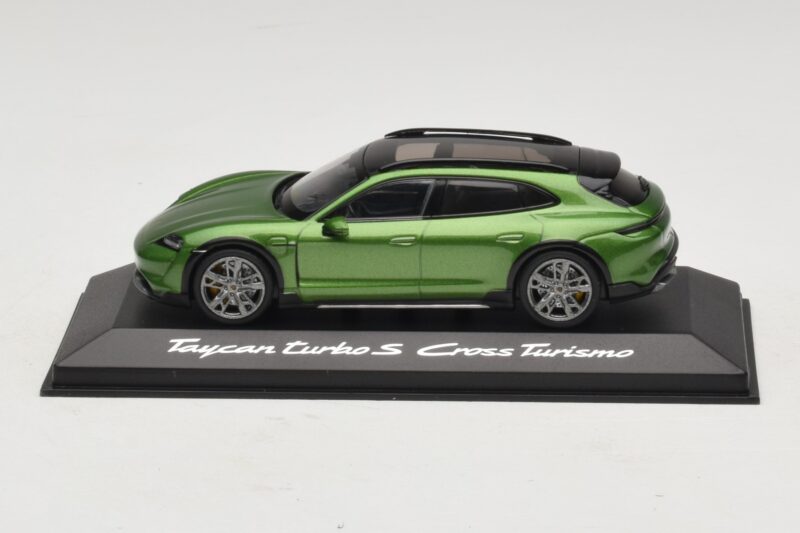 Porsche Taycan Turbo S Cross Turismo Groen Minichamps 1:43 WAP0207830M003 Metaal