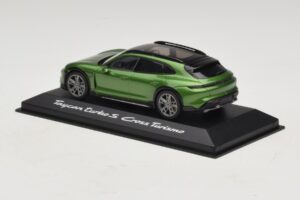 Porsche Taycan Turbo S Cross Turismo Groen Minichamps 1:43 WAP0207830M003 Metaal — afbeelding 3 van 5