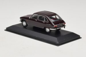 Renault 16 Donkerrood Minichamps 1:43 400113104 Metaal — afbeelding 3 van 5