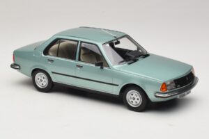 Renault 18 Lichtgroen MCG 1:18 MCG18596 Metaal — afbeelding 4 van 6