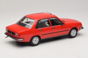 Renault 18 Rood MCG 1:18 MCG18595 Metaal — afbeelding 2 van 6