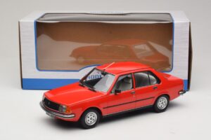 Renault 18 Rood MCG 1:18 MCG18595 Metaal — afbeelding 6 van 6