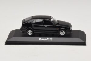 Renault 19 Zwart Maxichamps 1:43 940113701 Metaal