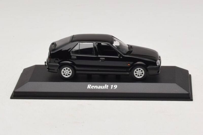 Renault 19 Zwart Maxichamps 1:43 940113701 Metaal