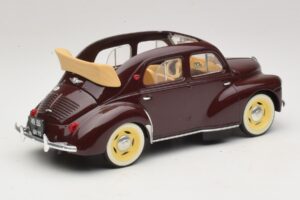Renault 4CV Kastanjebruin Solido 1:18 8048 Metaal — afbeelding 2 van 6