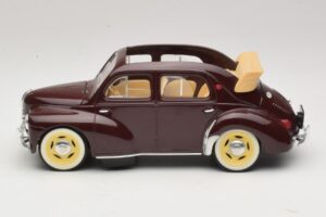 Renault 4CV Kastanjebruin Solido 1:18 8048 Metaal — afbeelding 3 van 6