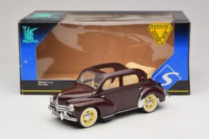 Renault 4CV Kastanjebruin Solido 1:18 8048 Metaal — afbeelding 6 van 6