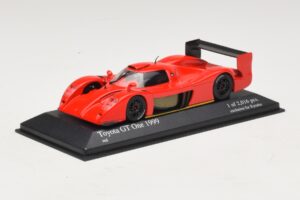 Toyota GT-One TS020 Street Rood Minichamps 1:43 433991603 Metaal — afbeelding 2 van 5