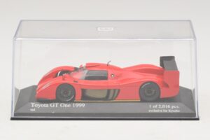 Toyota GT-One TS020 Street Rood Minichamps 1:43 433991603 Metaal — afbeelding 4 van 5