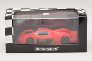 Toyota GT-One TS020 Street Rood Minichamps 1:43 433991603 Metaal — afbeelding 5 van 5