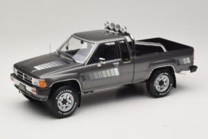 Toyota Hilux N50 Xtra Cab 4x4 Grijs Metallic KK-Scale 1:18 KKDC181563 Metaal