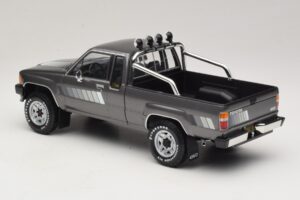 Toyota Hilux N50 Xtra Cab 4x4 Grijs Metallic KK-Scale 1:18 KKDC181563 Metaal — afbeelding 5 van 6