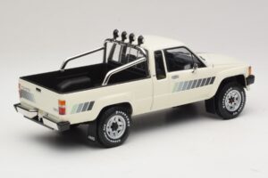 Toyota Hilux N50 Xtra Cab 4x4 Wit KK-Scale 1:18 KKDC181564 Metaal — afbeelding 2 van 6