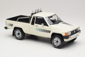 Toyota Hilux N50 Xtra Cab 4x4 Wit KK-Scale 1:18 KKDC181564 Metaal — afbeelding 4 van 6