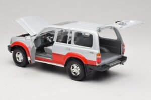 Toyota Land Cruiser J80 Zilver Rood Road Legends 1:18 92098 Metaal — afbeelding 5 van 8