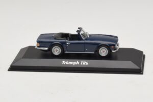 Triumph TR6 Donkerblauw Maxichamps 1:43 Triumph TR6 Donkerblauw Maxichamps 1:43 940132570 Metaal