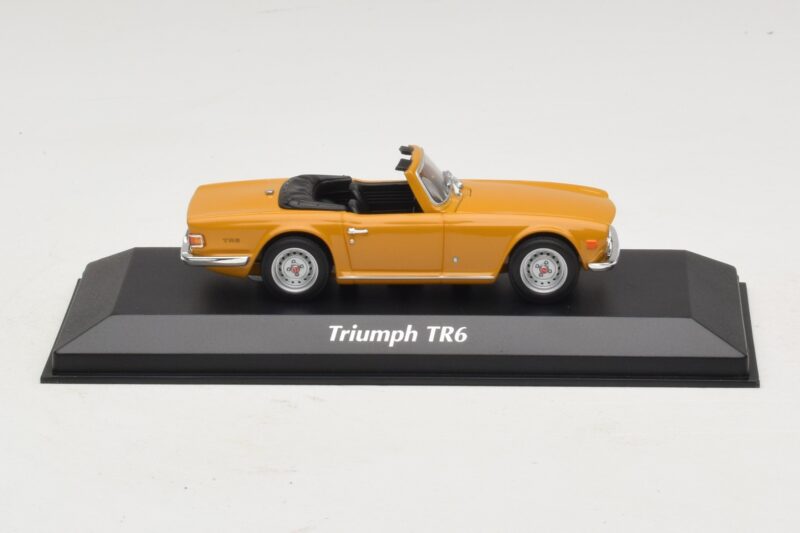 Triumph TR6 Oranje Maxichamps 1:43 940132571 Metaal