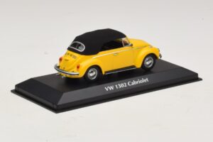 Volkswagen 1302 Cabriolet Geel Maxichamps 1:43 940055030 Metaal — afbeelding 2 van 5
