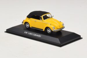 Volkswagen 1302 Cabriolet Geel Maxichamps 1:43 940055030 Metaal — afbeelding 3 van 5