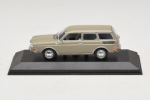 Volkswagen 411 LE Variant Savanna Beige Minichamps 1:43 400051114 Metaal