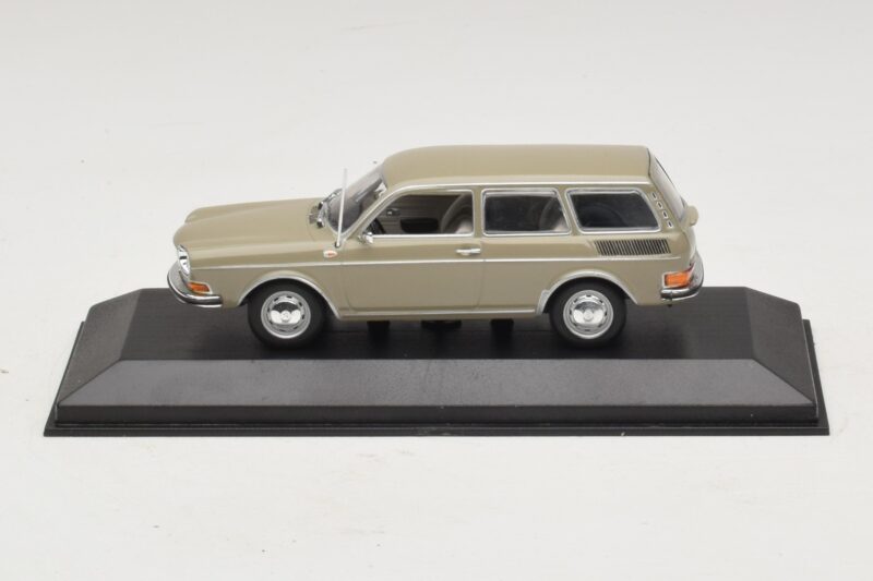 Volkswagen 411 LE Variant Savanna Beige Minichamps 1:43 400051114 Metaal