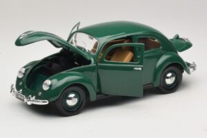 Volkswagen Kever Groen Maisto 1:18 32820 Metaal — afbeelding 2 van 8