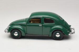 Volkswagen Kever Groen Maisto 1:18 32820 Metaal — afbeelding 4 van 8