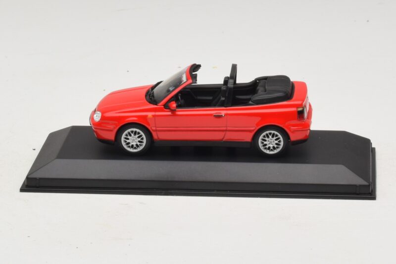 Volkswagen Golf Mk4 Cabriolet Rood Dealer Editie Minichamps 1:43 GOLF006 Metaal
