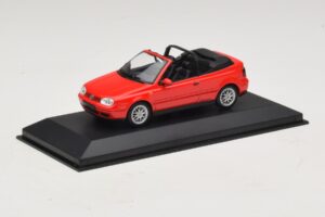 Volkswagen Golf Mk4 Cabriolet Rood Dealer Editie Minichamps 1:43 GOLF006 Metaal — afbeelding 2 van 5