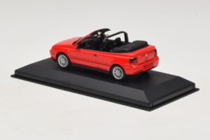 Volkswagen Golf Mk4 Cabriolet Rood Dealer Editie Minichamps 1:43 GOLF006 Metaal — afbeelding 3 van 5