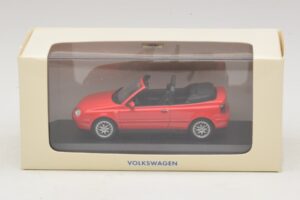Volkswagen Golf Mk4 Cabriolet Rood Dealer Editie Minichamps 1:43 GOLF006 Metaal — afbeelding 5 van 5