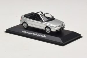 Volkswagen Golf Mk4 Cabriolet Zilver Maxichamps 1:43 940058331 Metaal — afbeelding 3 van 5