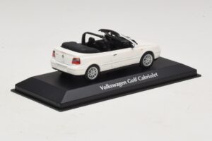 Volkswagen Golf Mk4 Cabriolet Wit Maxichamps 1:43 940058330 Metaal — afbeelding 2 van 5