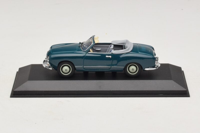 Volkswagen Karmann Ghia Cabriolet Donkerblauw Minichamps 1:43 GHIA001 Metaal