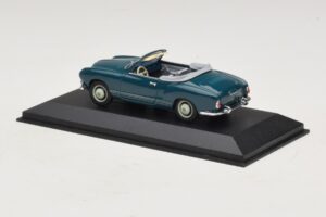 Volkswagen Karmann Ghia Cabriolet Donkerblauw Minichamps 1:43 GHIA001 Metaal — afbeelding 3 van 5