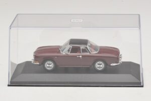 Volkswagen Karmann Ghia Rood Met Zwart Dak Minichamps 1:43 GHIA002 Metaal — afbeelding 4 van 5