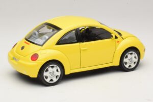 Volkswagen New Beetle A4 Geel Bburago 1:18 3302 Metaal — afbeelding 3 van 8